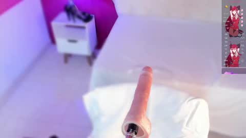 Nahomy Roberts online show from 02.19.25