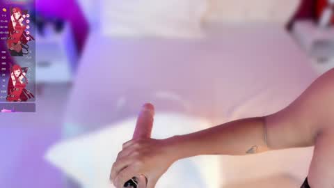 Nahomy Roberts online show from 02.25.25