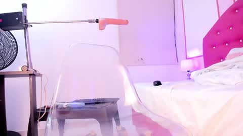 Nahomy Roberts online show from 03.09.25