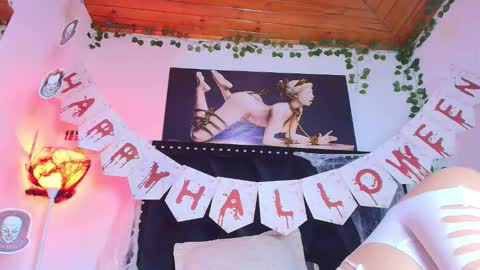 Naia x online show from 10.17.25