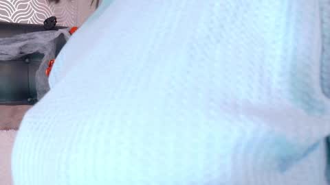 naiaramasson_ online show from 10.20.25