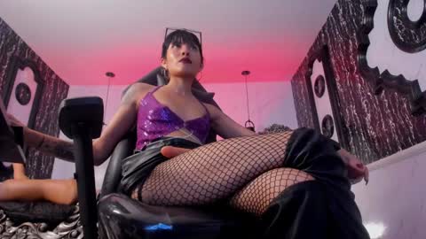 Snapshot of nailahard chatting on 01.14.25 Naila online show from 01.14.25