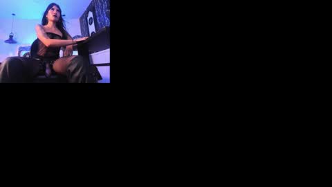 Snapshot of nailahard chatting on 01.16.25 Naila online show from 01.16.25