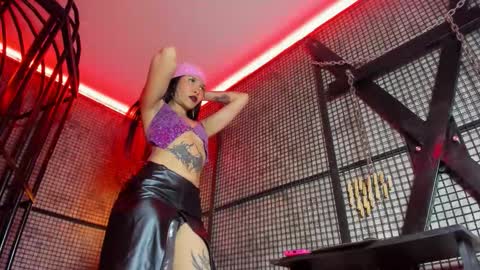 Snapshot of nailahard chatting on 11.14.25 Naila online show from 11.14.25