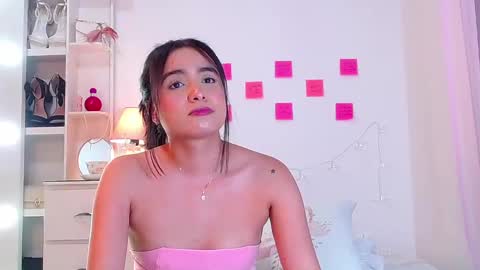 Snapshot of naissha chatting on 02.22.25 Naissha online show from 02.22.25