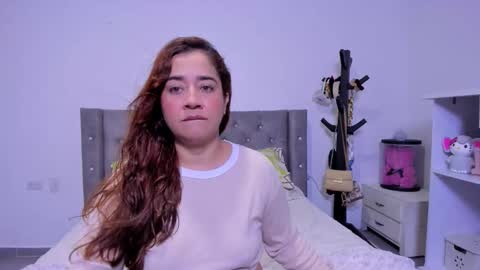 Natalia Flores online show from 02.12.26
