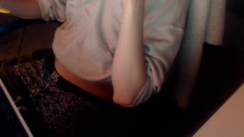 Snapshot of naj8 chatting on 09.22.25 Drew online show from 09.22.25