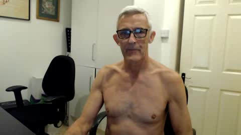 nakedcarpenteruk online show from 06.14.26