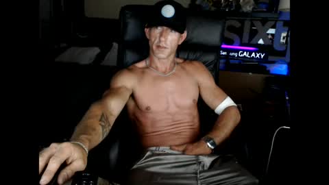 Snapshot of nakedoutsdeurwndw chatting on 04.19.26 nakedoutsdeurwndw online show from 04.19.26