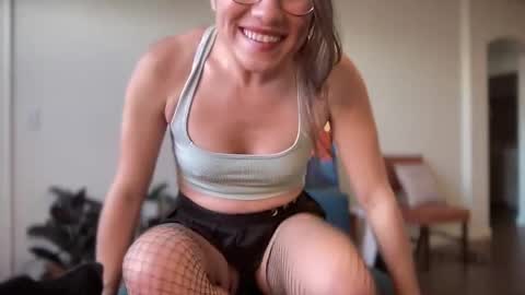 Snapshot of nakedpaint245477 chatting on 02.16.25 nakedpaint245477 online show from 02.16.25