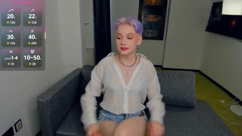 Snapshot of nakishacroshaw chatting on 09.13.25 Kate online show from 09.13.25