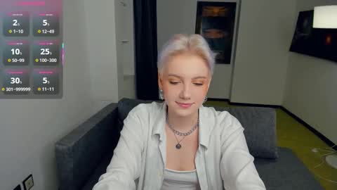 Snapshot of nakishacroshaw chatting on 09.20.25 Kate online show from 09.20.25