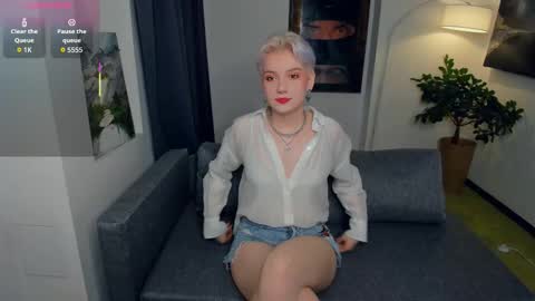 Snapshot of nakishacroshaw chatting on 09.21.25 Kate online show from 09.21.25