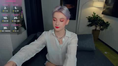 Snapshot of nakishacroshaw chatting on 10.02.25 Kate online show from 10.02.25