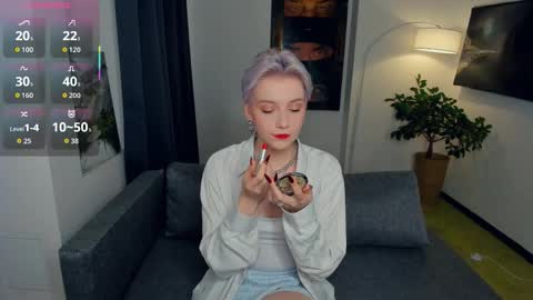 Snapshot of nakishacroshaw chatting on 10.03.25 Kate online show from 10.03.25