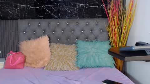 Snapshot of nalaroy chatting on 02.25.25 NALAROY online show from 02.25.25