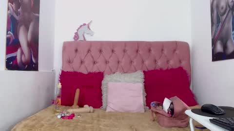 Snapshot of nalaroy chatting on 11.20.25 NALAROY online show from 11.20.25