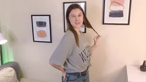 Snapshot of nami_yats chatting on 02.26.26 Alice online show from 02.26.26