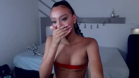 Namoi Smith online show from 12.29.24