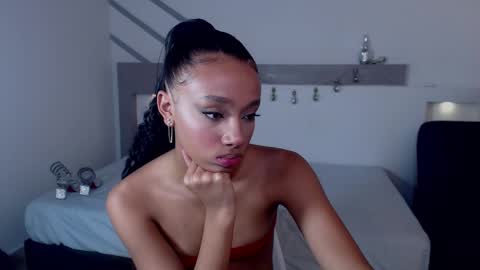 Namoi Smith online show from 12.29.24