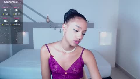 Namoi Smith online show from 12.31.24