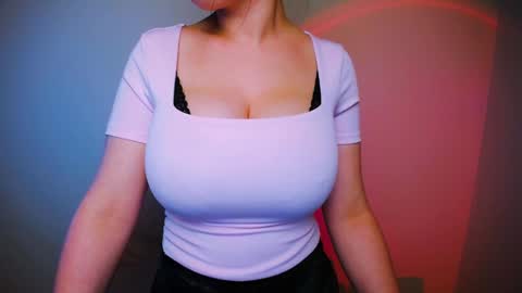 Snapshot of nanafey chatting on 02.03.25 your candy online show from 02.03.25