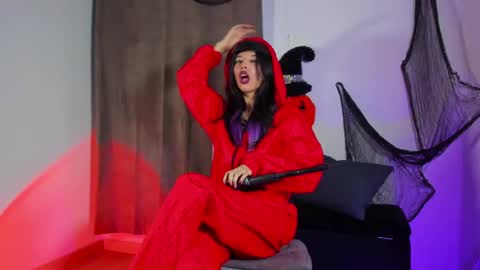 Nana  Natalia online show from 10.23.25