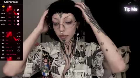 Snapshot of nananevaeragain chatting on 01.06.25 Nana online show from 01.06.25