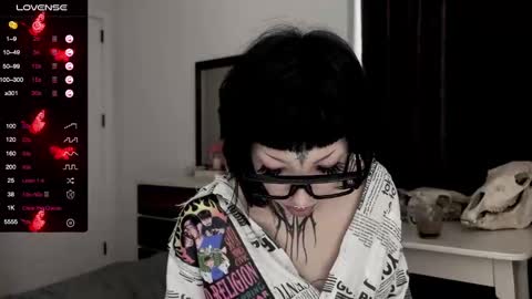 Snapshot of nananevaeragain chatting on 01.11.25 Nana online show from 01.11.25