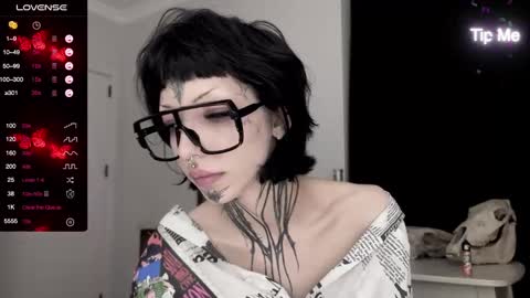 Snapshot of nananevaeragain chatting on 01.11.25 Nana online show from 01.11.25