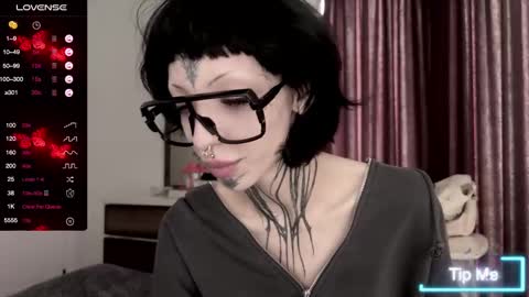 Snapshot of nananevaeragain chatting on 01.12.25 Nana online show from 01.12.25