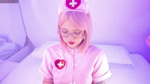 Snapshot of nanaosaky chatting on 10.27.25 NanaOsaky online show from 10.27.25