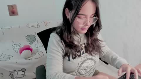 Snapshot of naoko_uwu chatting on 02.14.25 Naoko online show from 02.14.25