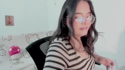 Snapshot of naoko_uwu chatting on 03.07.25 Naoko online show from 03.07.25