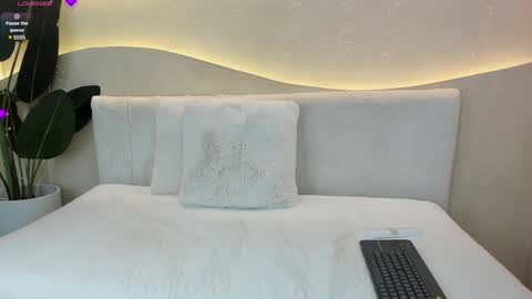 Naomi  online show from 12.27.24