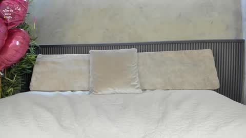 Naomi  online show from 02.18.25