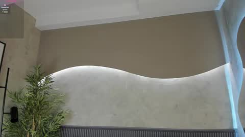 Naomi  online show from 09.21.25