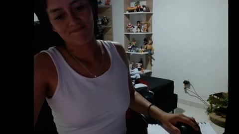 Snapshot of naomi_l0ve chatting on 04.08.26 Lucy online show from 04.08.26