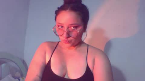 Snapshot of naomi_moon3 chatting on 01.21.25 Naomi online show from 01.21.25