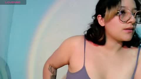 Snapshot of naomi_moon3 chatting on 02.11.25 Naomi online show from 02.11.25