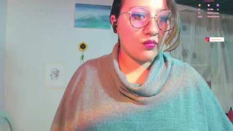 Snapshot of naomi_moon3 chatting on 09.09.25 Naomi online show from 09.09.25