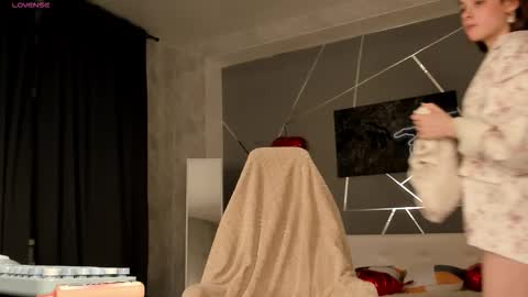 naomi_reiss online show from 03.02.26