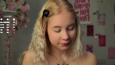 Snapshot of naomibry chatting on 01.17.26 Angel online show from 01.17.26