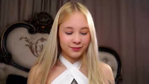 Snapshot of naomibry chatting on 03.02.26 Angel online show from 03.02.26