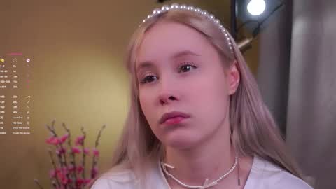 Snapshot of naomibry chatting on 03.05.26 Angel online show from 03.05.26