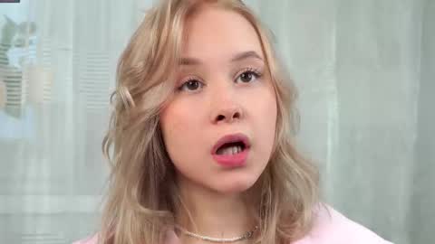 Snapshot of naomibry chatting on 03.27.26 Angel online show from 03.27.26