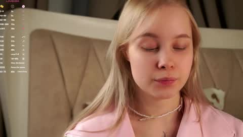 Snapshot of naomibry chatting on 04.03.26 Angel online show from 04.03.26