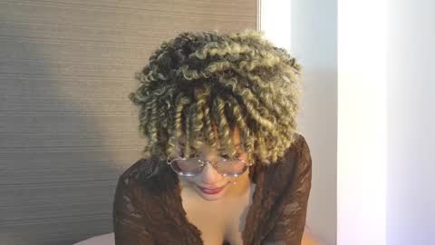 naomidawson online show from 11.25.25