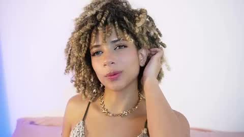 Snapshot of naomidawsonn chatting on 05.28.26 naomidawson online show from 05.28.26