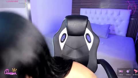 Naomi Frost online show from 04.08.26